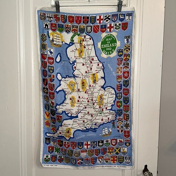 Vtg Irish Linen tea towel/wall hanging of a Historical Map of England and Wales - Picture 1 of 9